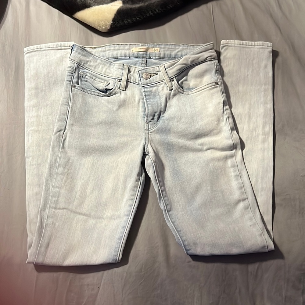 Levi’s Light Blue Denim Jeans